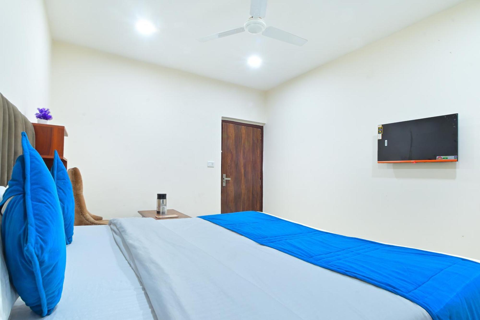 Chowdhry Tourist Lodge - New Delhi Railway Station - 2 Minutes Walk Экстерьер фото