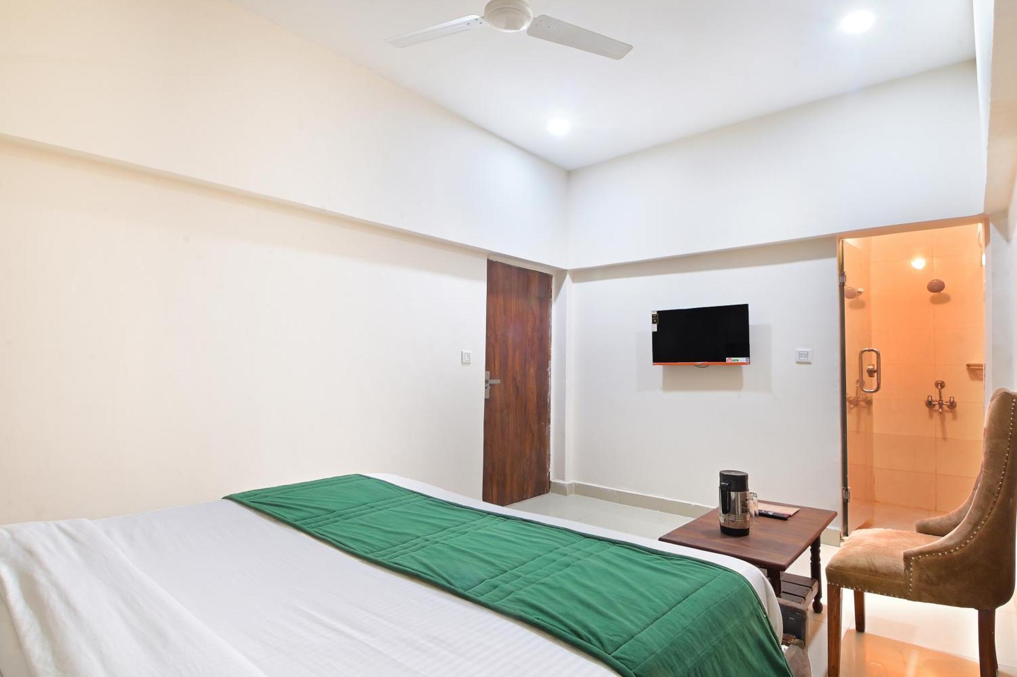 Chowdhry Tourist Lodge - New Delhi Railway Station - 2 Minutes Walk Экстерьер фото
